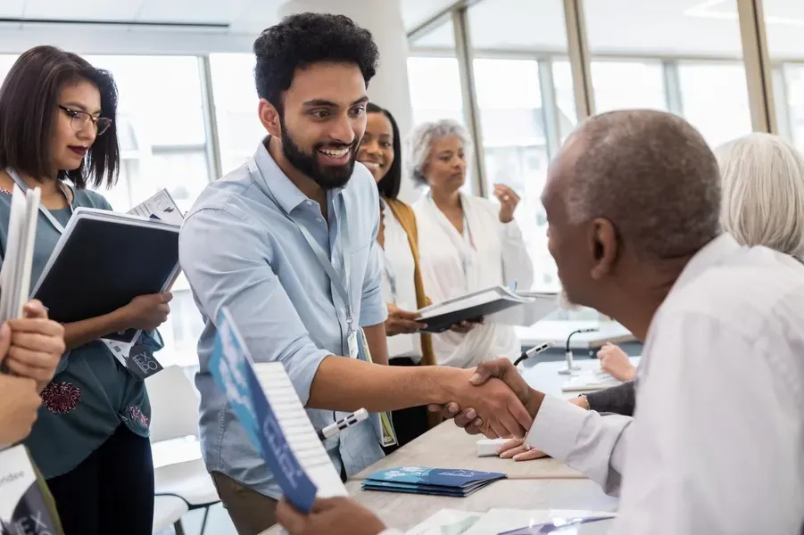 Les relations publiques sont un secteur dynamique et diversifié qui englobe un large éventail de rôles et de responsabilités