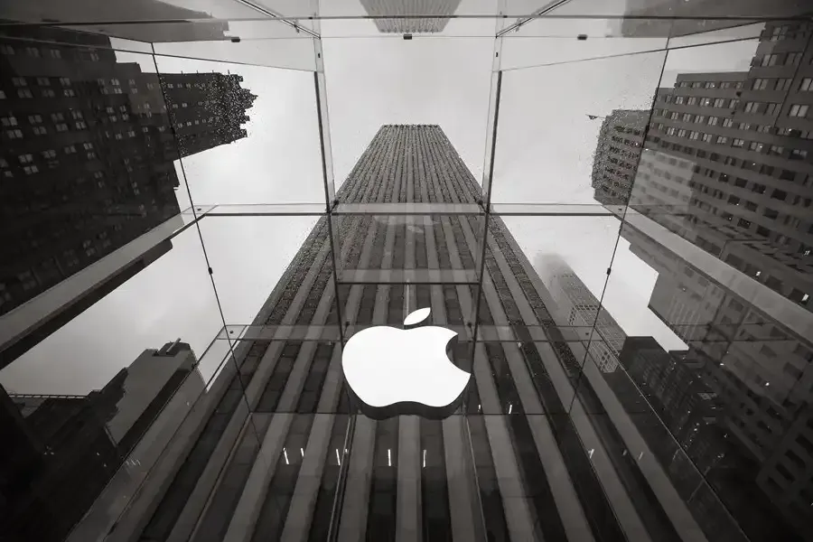 Apple: From Startup to Global Empire